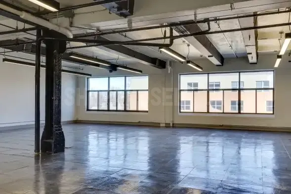 Les Lofts Cadbury - Bureaux À Louer / Commercial space for rent.