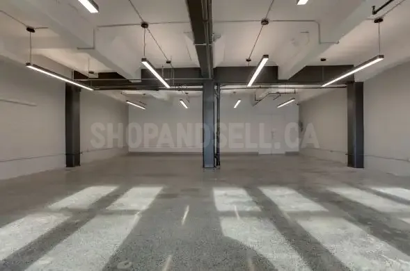 Les Lofts Cadbury - Bureaux À Louer / Commercial space for rent.