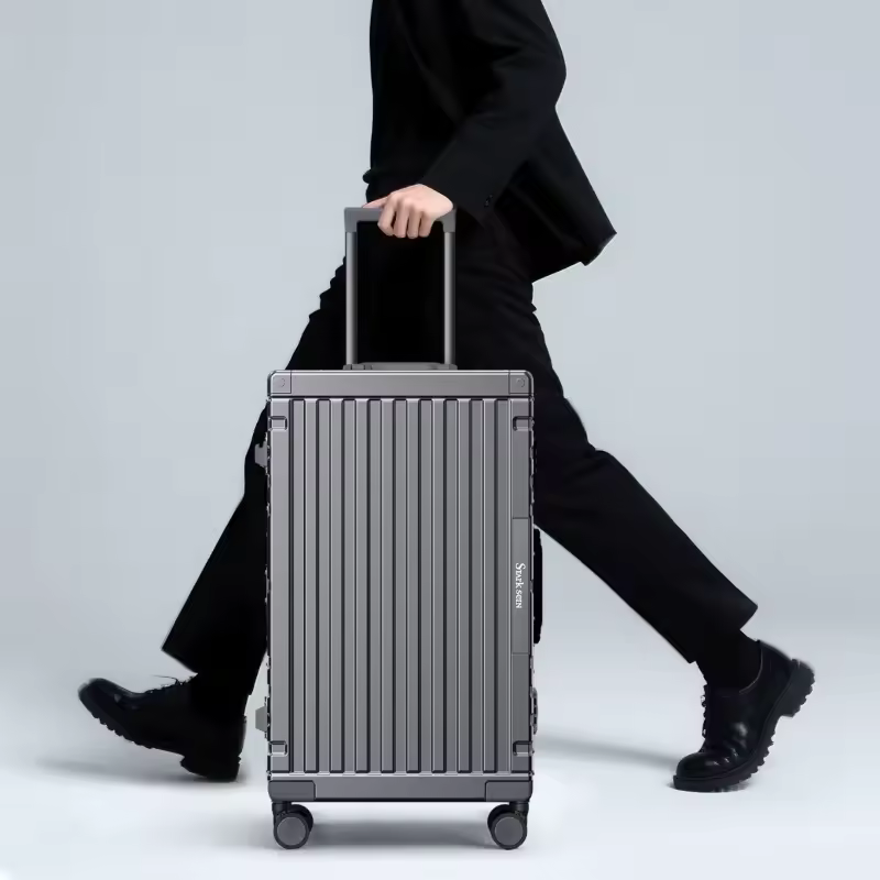 Large Size Aluminum Frame Travel Suitcase
