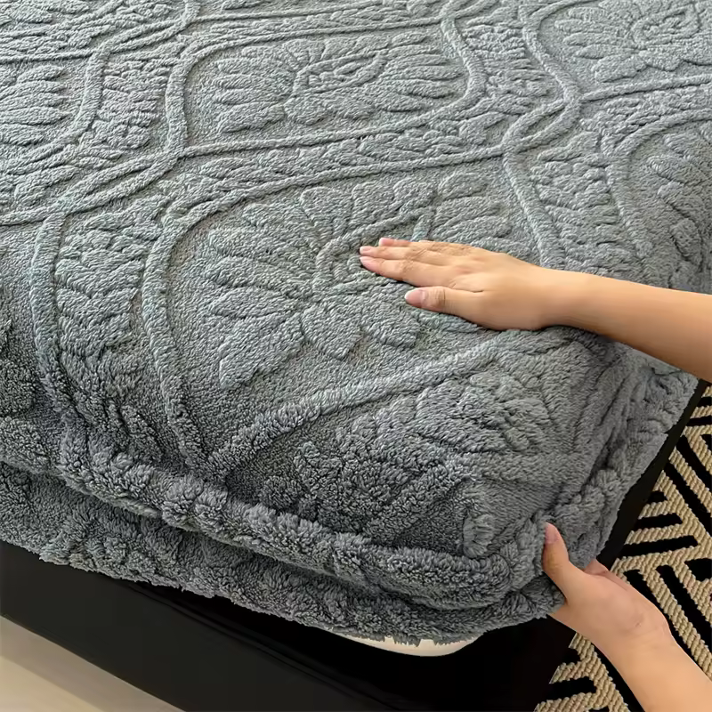 Jacquard Bed Cover 3D Embossed Velvet Mattress